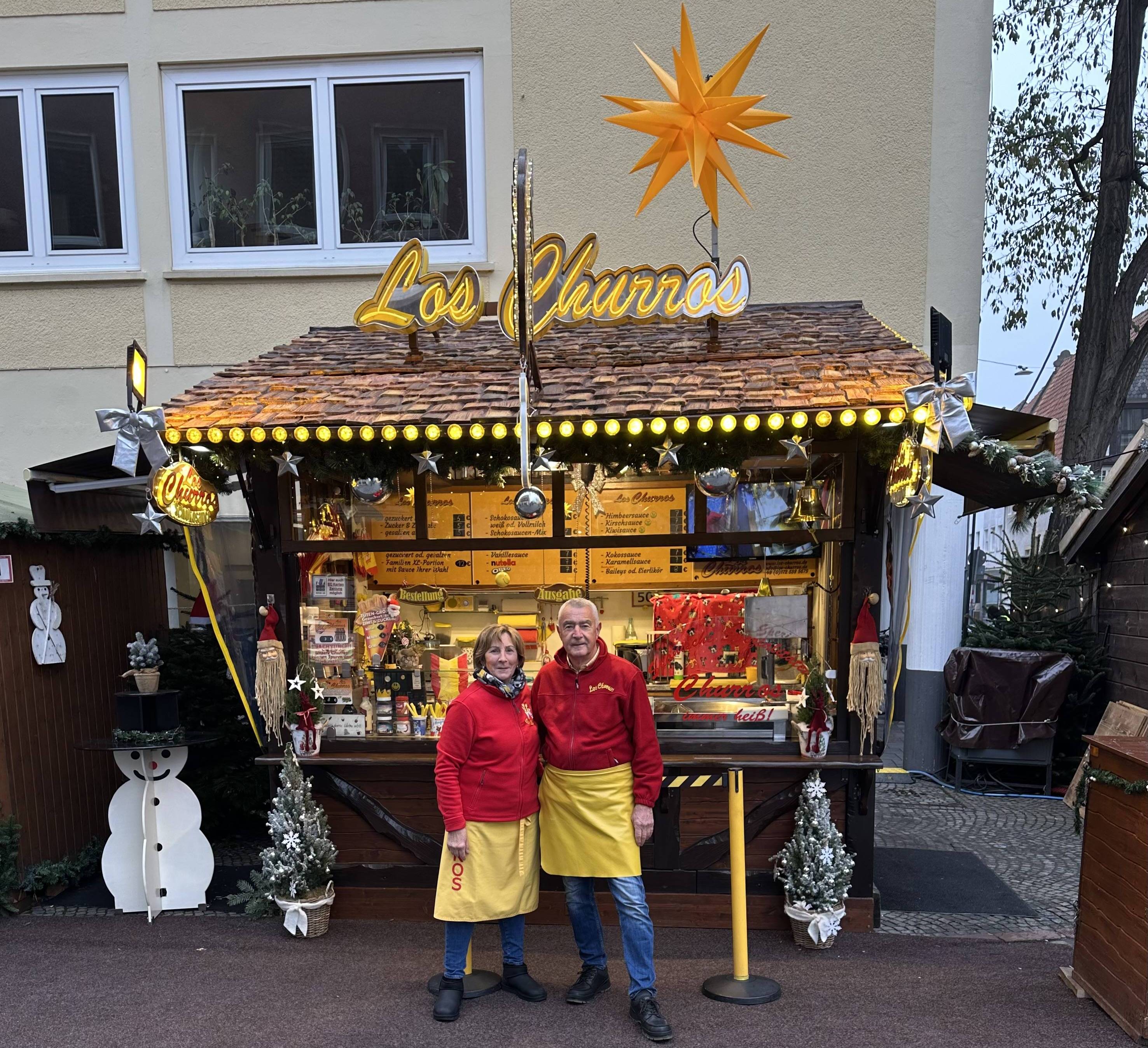 Rustikal in Holzoptik  zum Weihnachtsmarkt